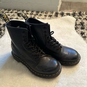 Black dr martens